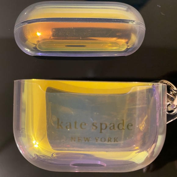 Kate Spade AirPods case - Picture 2 of 3
